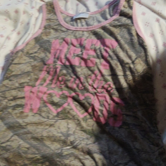 Short , tank tops , skirt - Picture 3 of 4